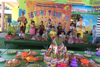 BÉ VUI ĐÓN TẾT TRUNG THU
